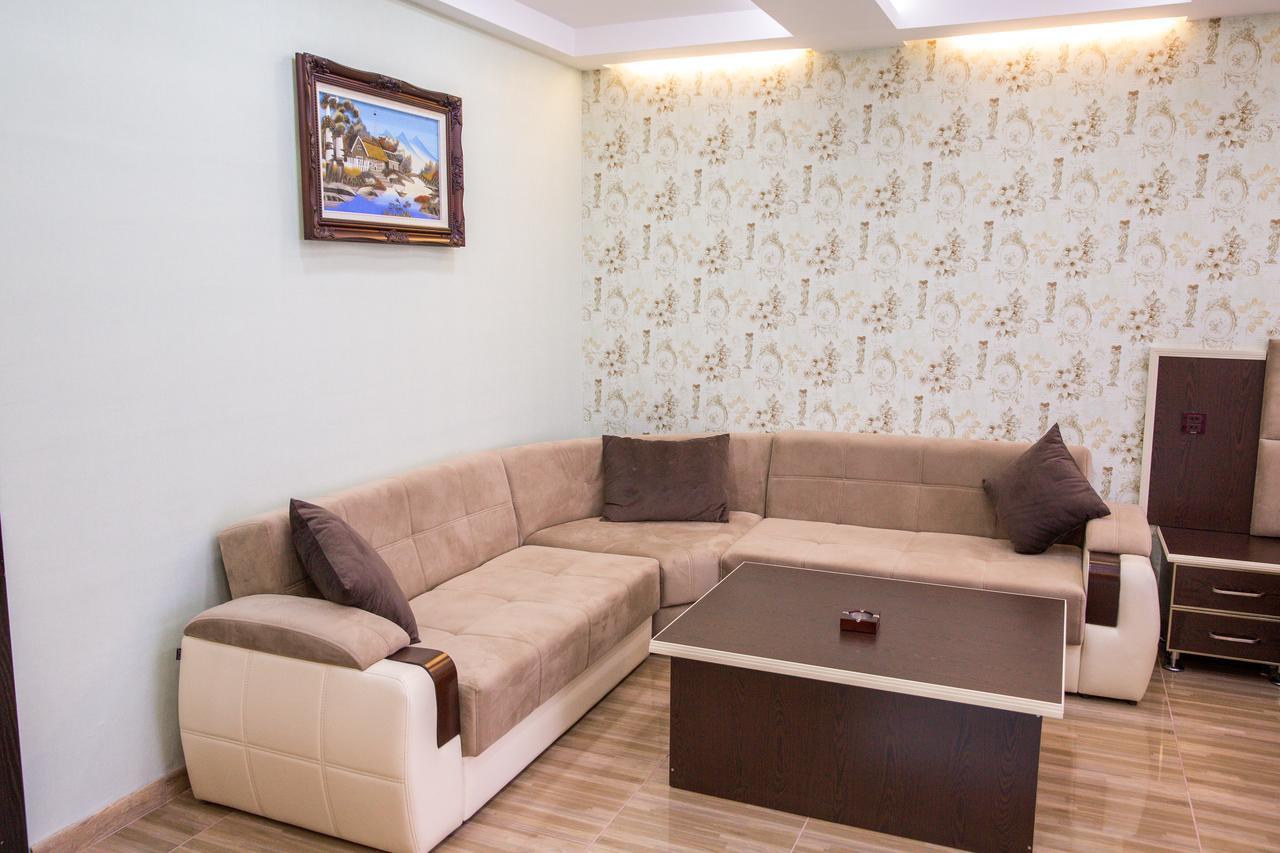 Semeni Hotel & Restaurant Μινγκατσεβίρ Εξωτερικό φωτογραφία