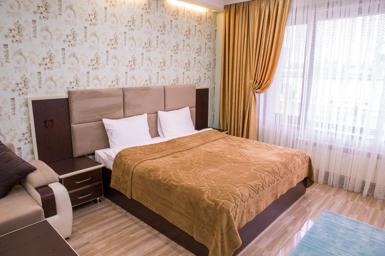 Semeni Hotel & Restaurant Μινγκατσεβίρ Εξωτερικό φωτογραφία